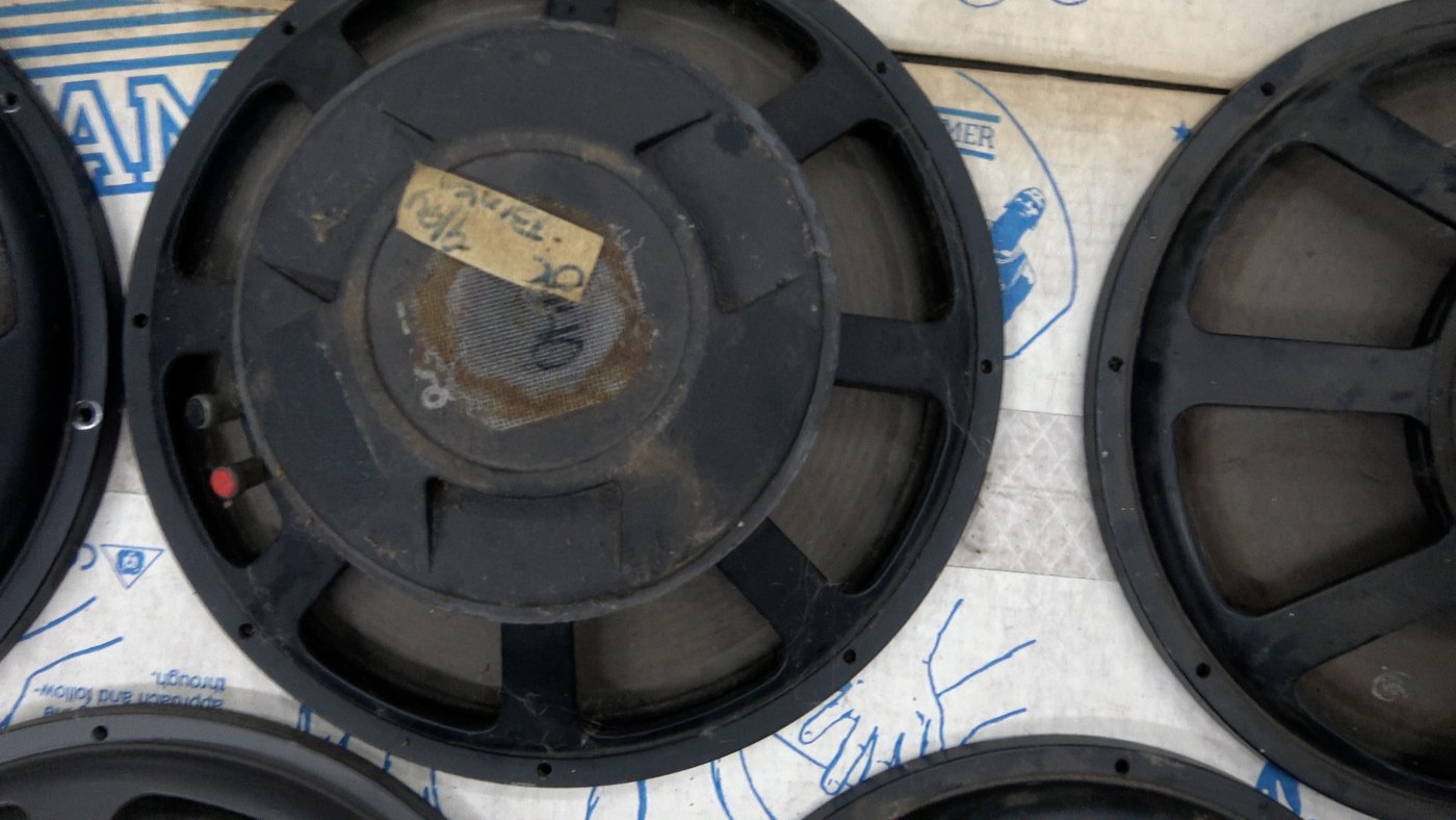 JBL E140