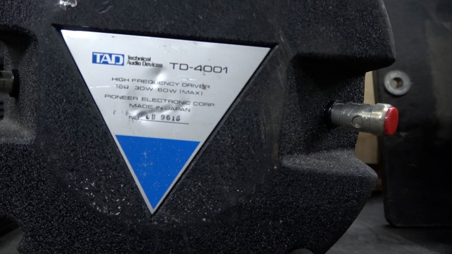 TAD TD-4001