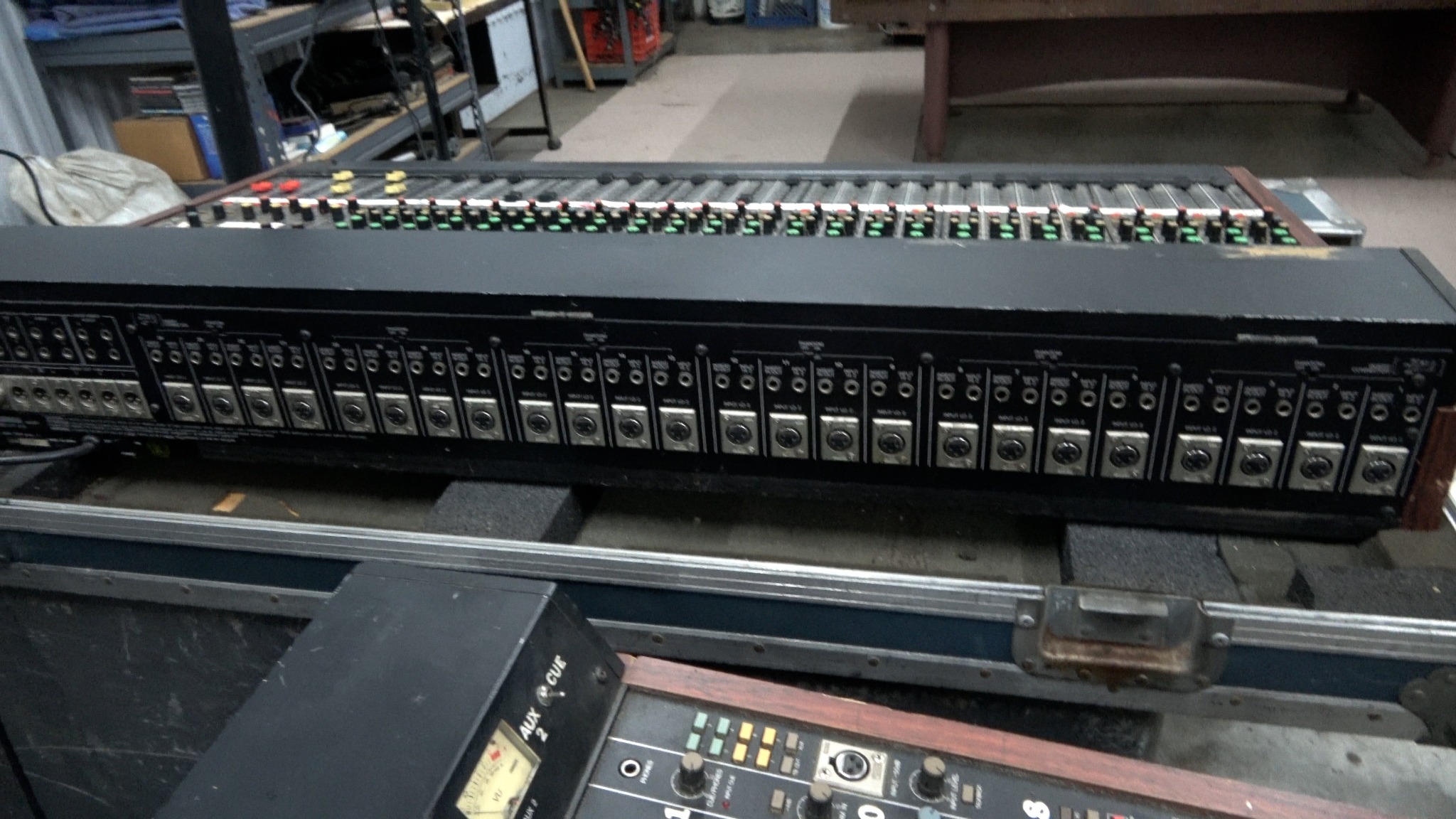 Yamaha MC2404 front view